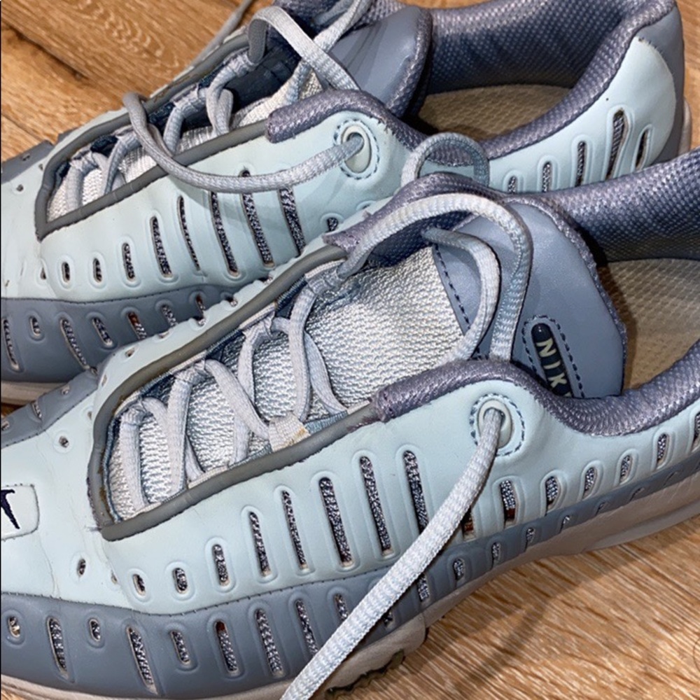 2002 women’s air max size 6